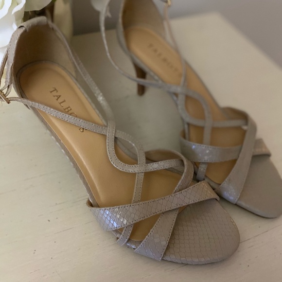 Talbots Pumps - Picture 3 of 9